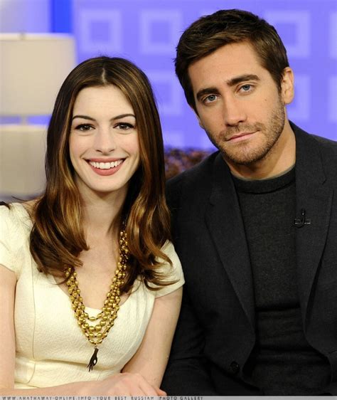 anne hathaway meztelenül|Jake Gyllenhaal és Anne Hathaway meztelenül pózol